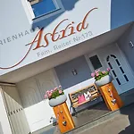 Astrid Vendégház 3*