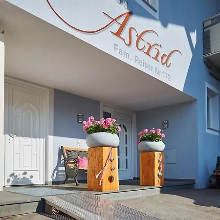 Astrid * Flachau