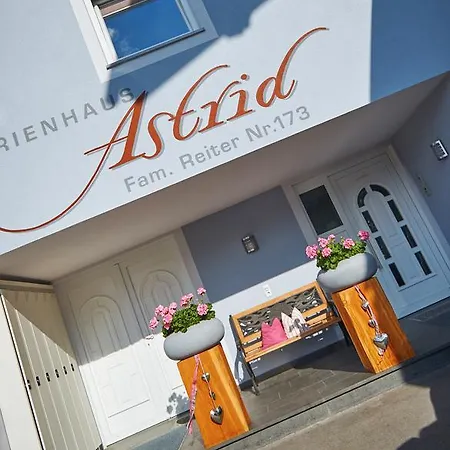 Astrid בית הארחה 3*